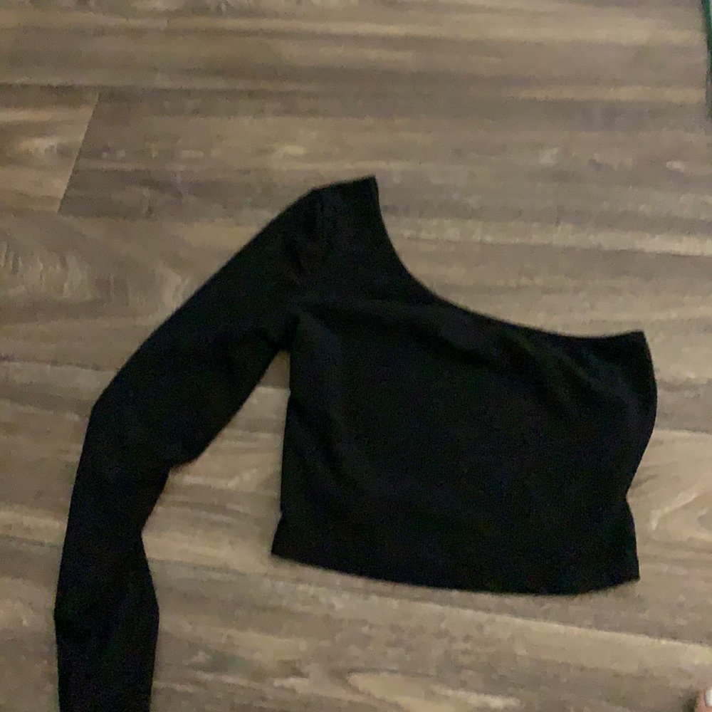 SHEIN one sleeve top